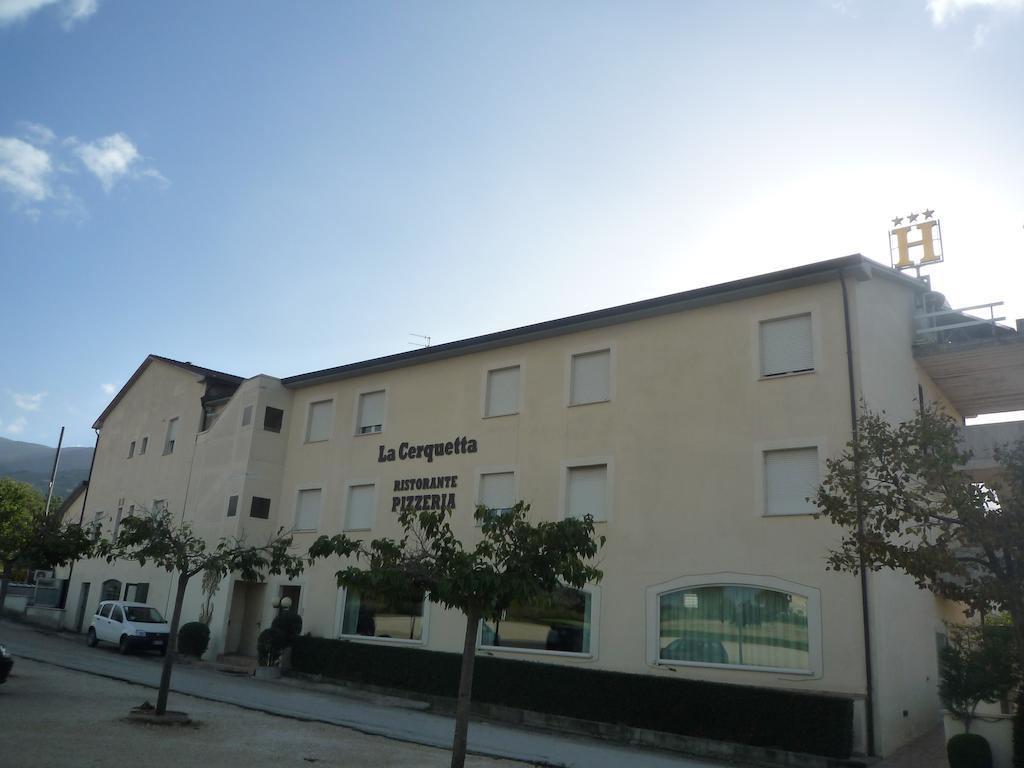 La Cerquetta Hotel เตรวี ภายนอก รูปภาพ
